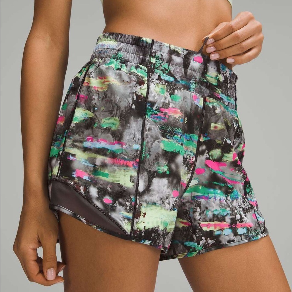 Lululemon Hotty Hot Shorts 4” Paint Drift Multi 4 Lined Running Black Pink
